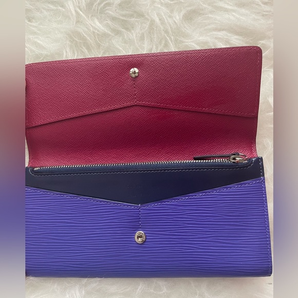 Louis Vuitton Epi Wallet - Picture 7 of 9